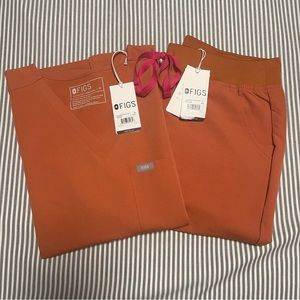 Terracotta FIGS medium scrubs set